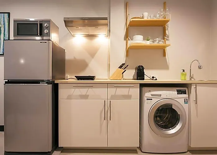 S2 Silom Large 4-6 Guests Full Kitchen Wifi 2*
